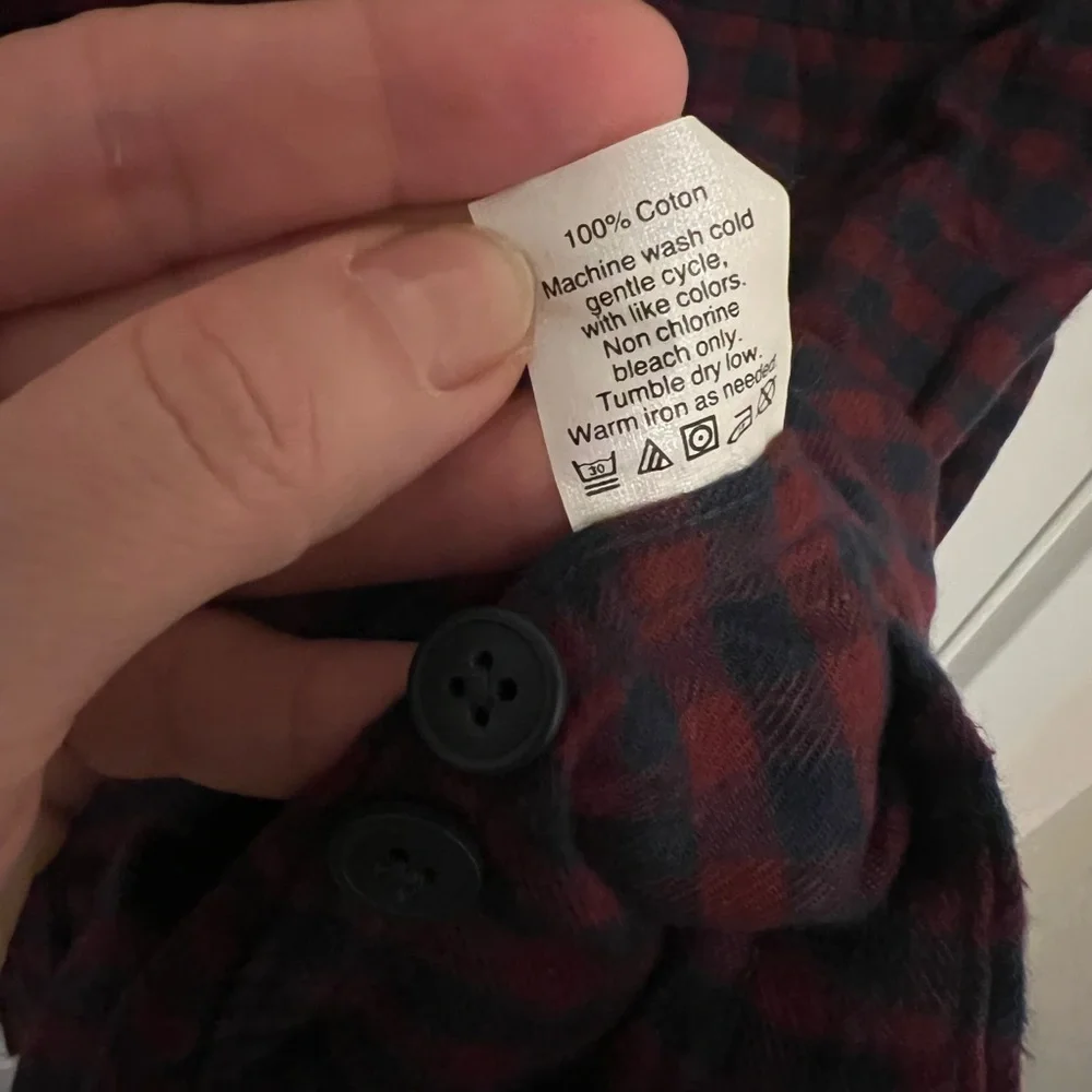 J.Crew flannel shirt red navy plaid long sleeve button down cotton size Medium